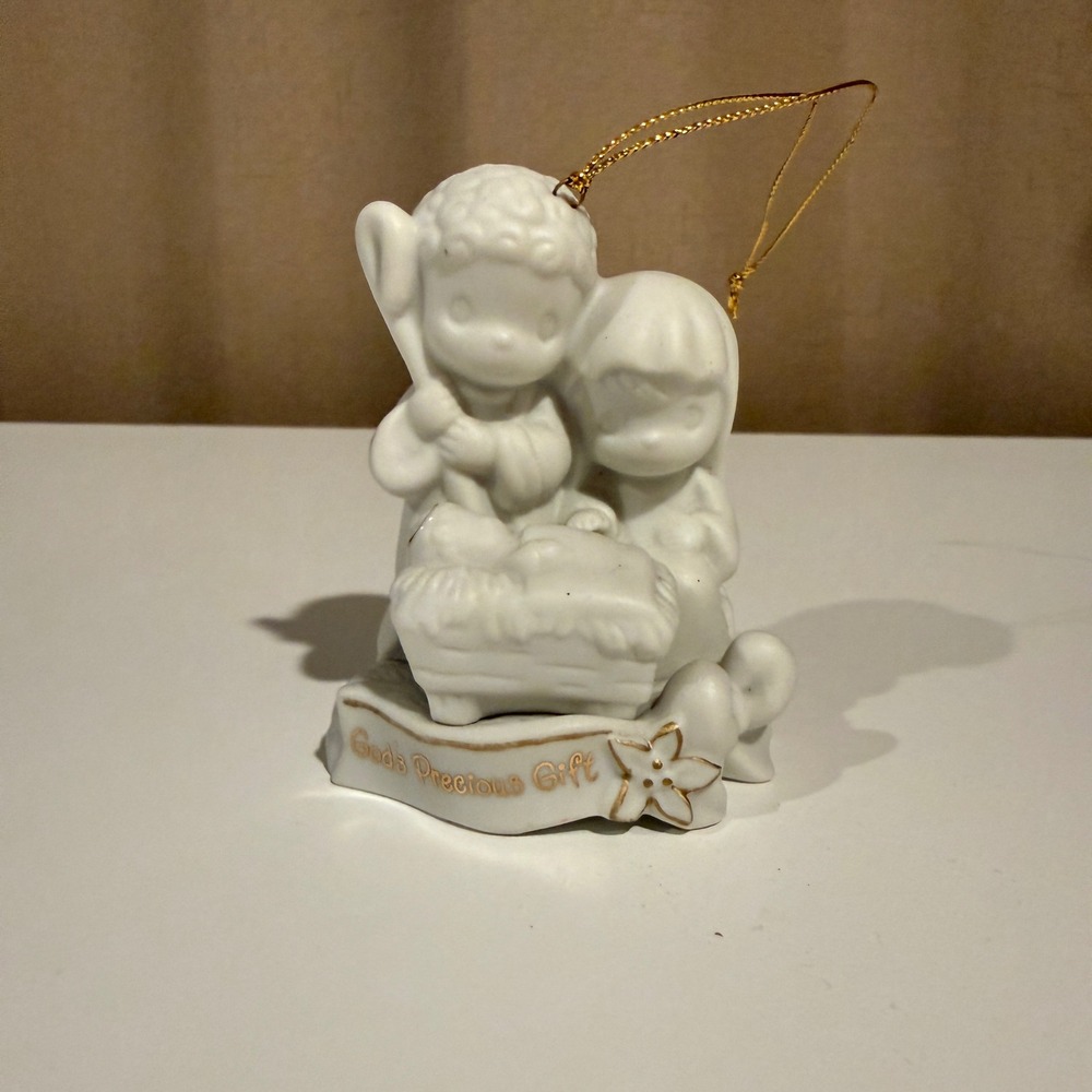 Precious Moments Gods Precious Gift Nativity Porcelain Ornament‎ 1996 Enesco